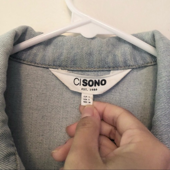 Boxy Light Wash Cropped Denim Jacket - Picture 3 of 5